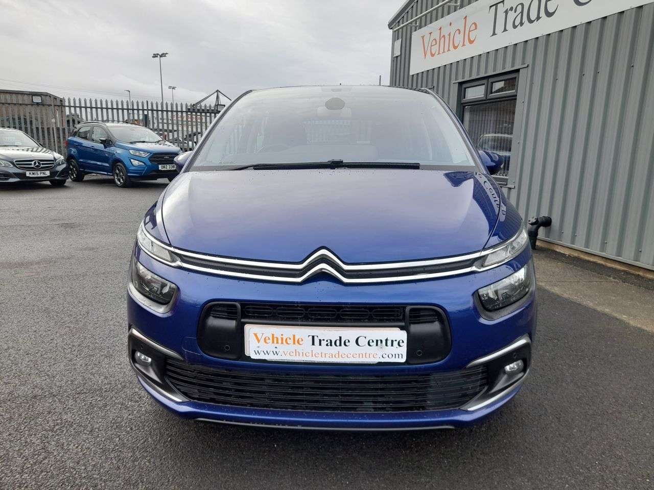 A 2017 CITROEN C4 PICASSO 1.6 BlueHDi Feel MPV 5dr Diesel Manual Euro 6 (s/s) (120 ps) A 2017 CITROEN C4 PICASSO 1.6 BlueHDi Feel MPV 5dr Diesel Manual Euro 6 (s/s) (120 ps)