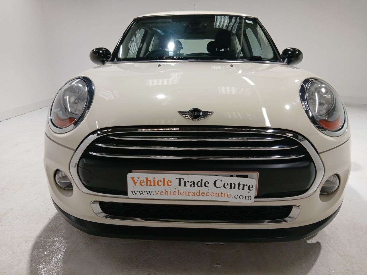 A 2014 MINI HATCH 1.2 One Hatchback 3dr Petrol Manual Euro 6 (s/s) (102 ps) A 2014 MINI HATCH 1.2 One Hatchback 3dr Petrol Manual Euro 6 (s/s) (102 ps)