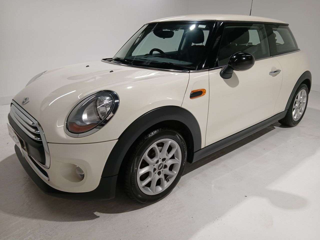 A 2014 MINI HATCH 1.2 One Hatchback 3dr Petrol Manual Euro 6 (s/s) (102 ps) A 2014 MINI HATCH 1.2 One Hatchback 3dr Petrol Manual Euro 6 (s/s) (102 ps)