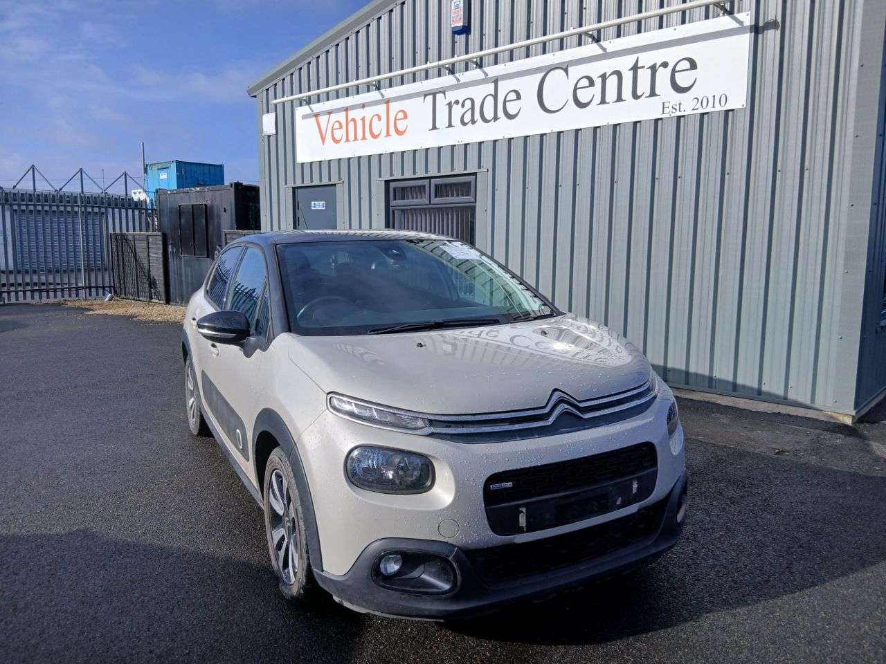 A 2017 CITROEN C3 1.2 PureTech Flair Hatchback 5dr Petrol Manual Euro 6 (82 ps) A 2017 CITROEN C3 1.2 PureTech Flair Hatchback 5dr Petrol Manual Euro 6 (82 ps)