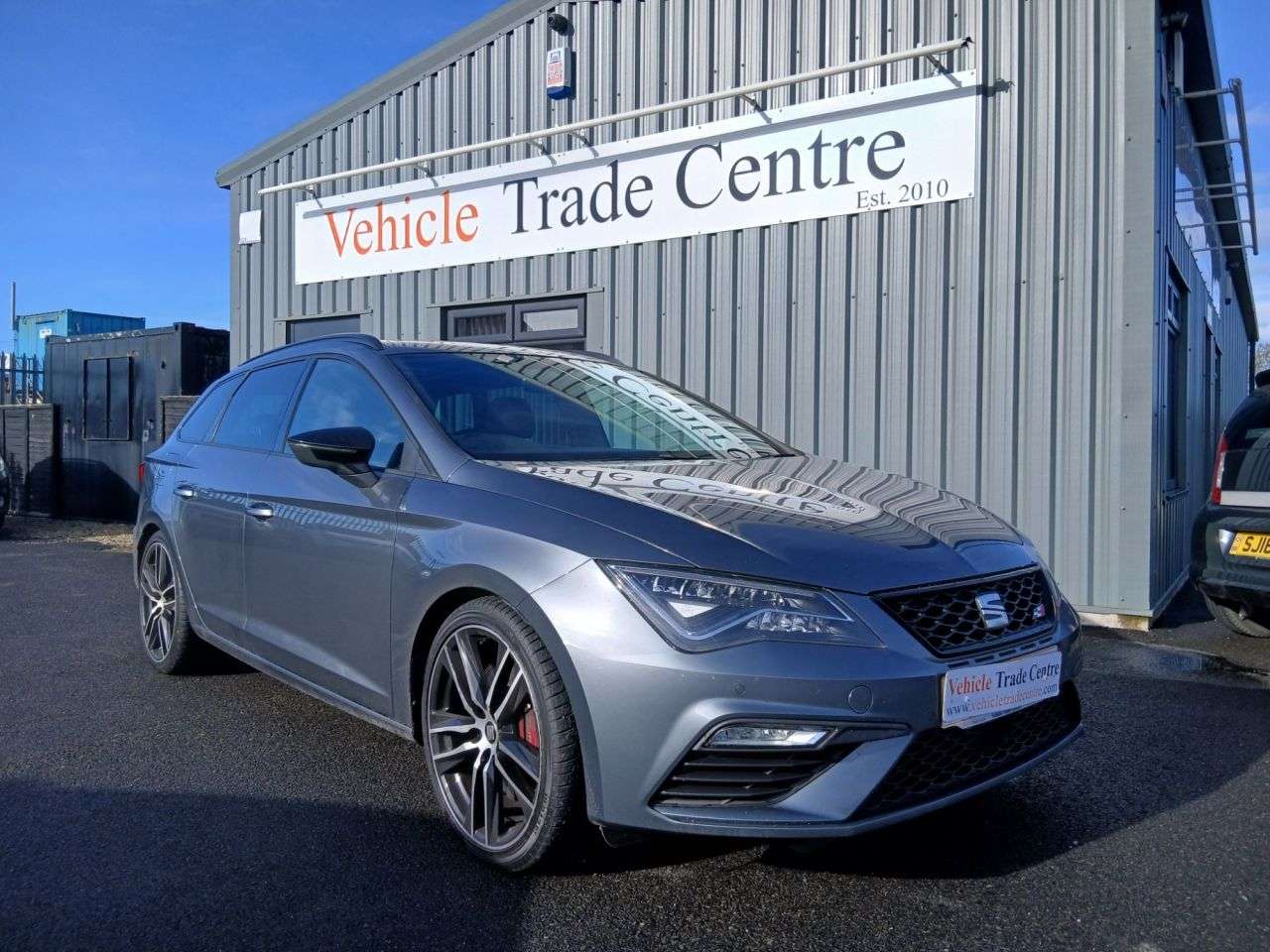 A 2017 SEAT LEON 2.0 TSI Cupra 300 ST 5dr Petrol DSG 4Drive Euro 6 (s/s) (300 ps) A 2017 SEAT LEON 2.0 TSI Cupra 300 ST 5dr Petrol DSG 4Drive Euro 6 (s/s) (300 ps)