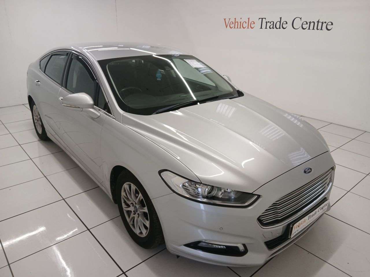 A 2017 FORD MONDEO 1.5 TDCi ECOnetic Titanium Hatchback 5dr Diesel Manual Euro 6 (s/s) (120 ps A 2017 FORD MONDEO 1.5 TDCi ECOnetic Titanium Hatchback 5dr Diesel Manual Euro 6 (s/s) (120 ps