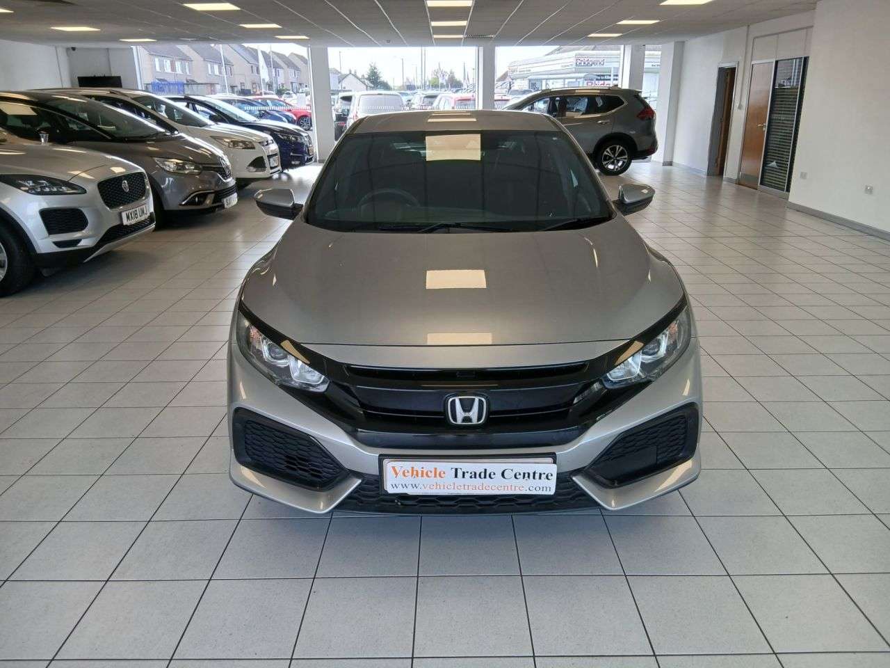 A 2017 HONDA CIVIC 1.0 VTEC Turbo SE Hatchback 5dr Petrol Manual Euro 6 (s/s) (129 ps) A 2017 HONDA CIVIC 1.0 VTEC Turbo SE Hatchback 5dr Petrol Manual Euro 6 (s/s) (129 ps)