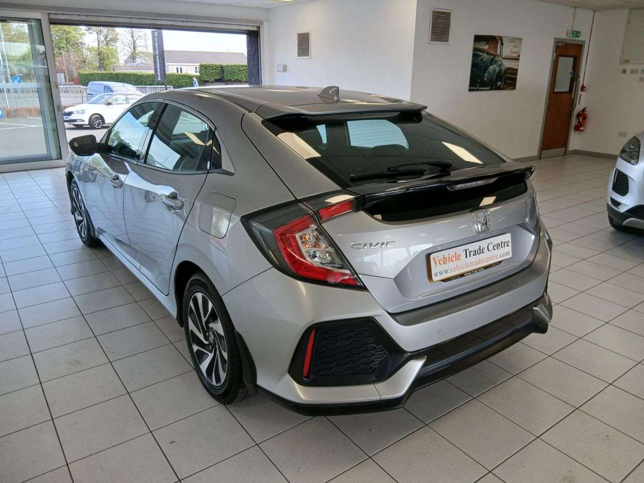 A 2017 HONDA CIVIC 1.0 VTEC Turbo SE Hatchback 5dr Petrol Manual Euro 6 (s/s) (129 ps) A 2017 HONDA CIVIC 1.0 VTEC Turbo SE Hatchback 5dr Petrol Manual Euro 6 (s/s) (129 ps)