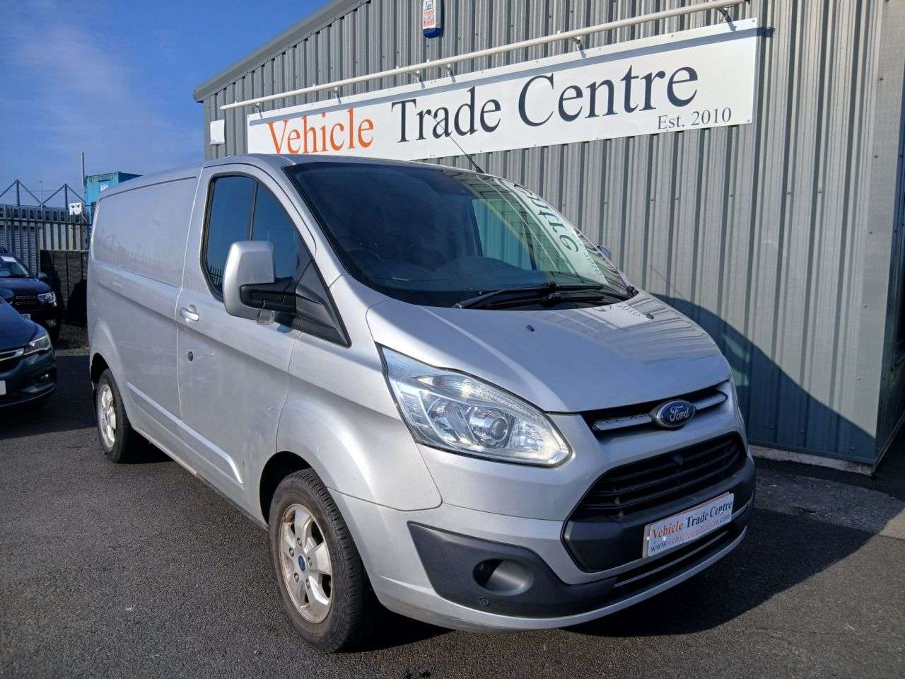 A 2017 FORD TRANSIT CUSTOM 2.0 TDCi 290 Limited Panel Van 5dr Diesel Manual L1 H1 (163 g/km, 128 bhp) A 2017 FORD TRANSIT CUSTOM 2.0 TDCi 290 Limited Panel Van 5dr Diesel Manual L1 H1 (163 g/km, 128 bhp)