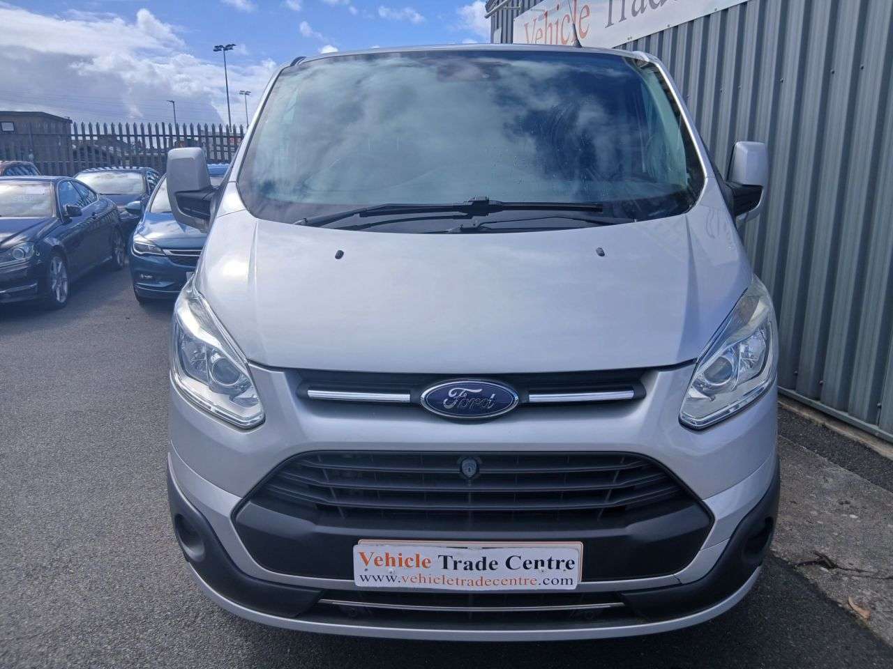 A 2017 FORD TRANSIT CUSTOM 2.0 TDCi 290 Limited Panel Van 5dr Diesel Manual L1 H1 (163 g/km, 128 bhp) A 2017 FORD TRANSIT CUSTOM 2.0 TDCi 290 Limited Panel Van 5dr Diesel Manual L1 H1 (163 g/km, 128 bhp)