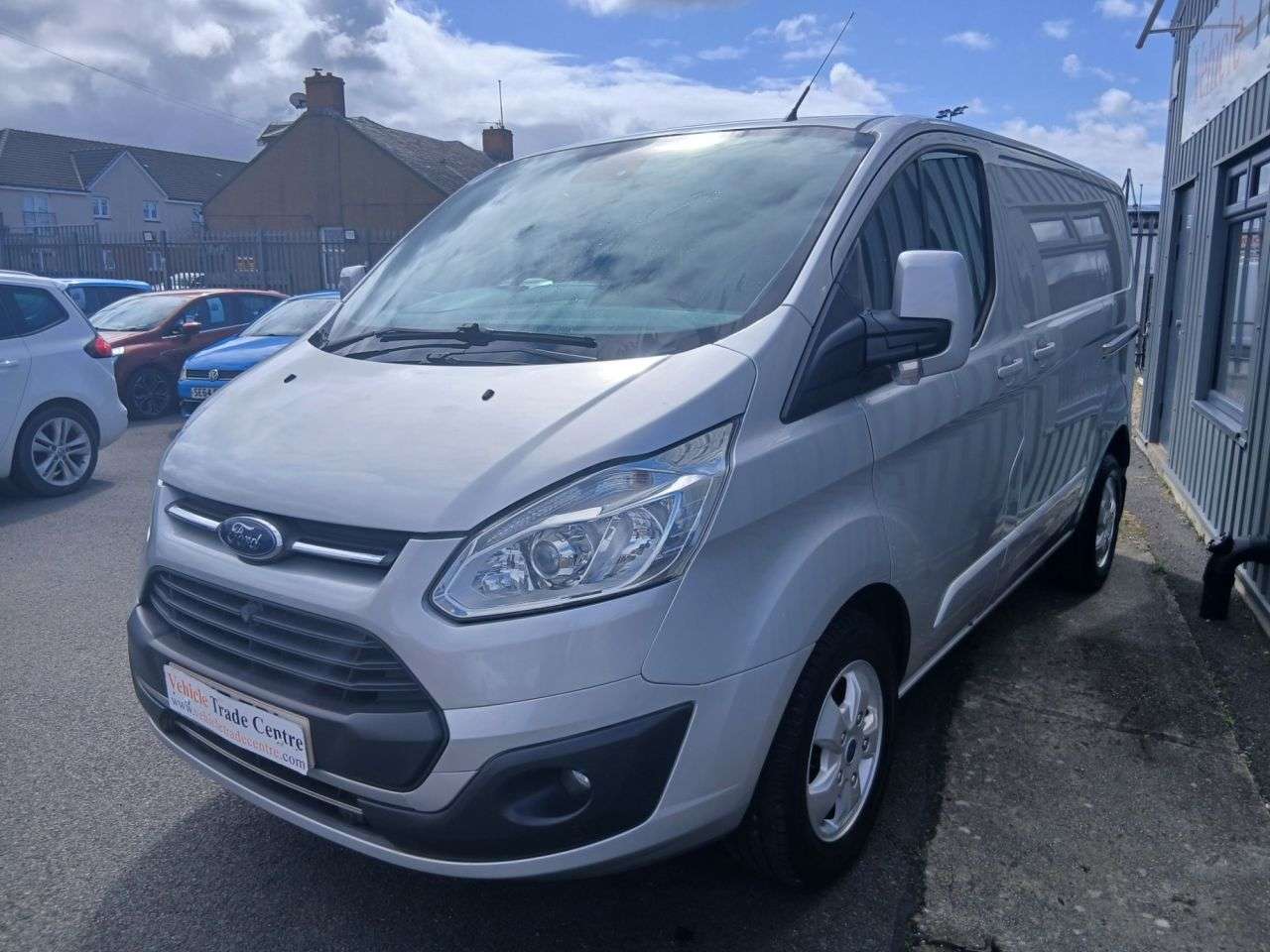 A 2017 FORD TRANSIT CUSTOM 2.0 TDCi 290 Limited Panel Van 5dr Diesel Manual L1 H1 (163 g/km, 128 bhp) A 2017 FORD TRANSIT CUSTOM 2.0 TDCi 290 Limited Panel Van 5dr Diesel Manual L1 H1 (163 g/km, 128 bhp)
