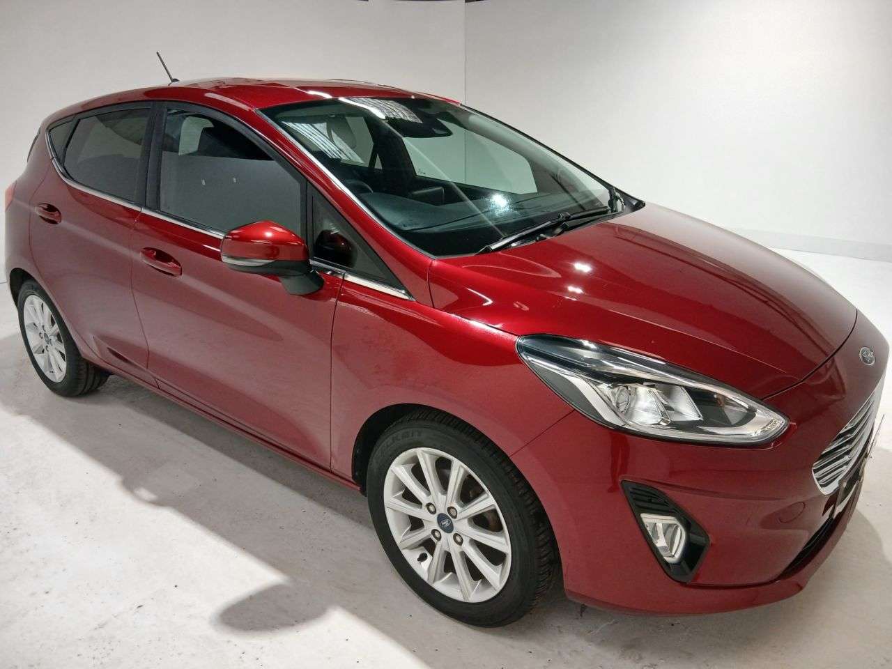 A 2018 FORD FIESTA 1.0T EcoBoost GPF Titanium Hatchback 5dr Petrol Manual Euro 6 (s/s) (100 ps A 2018 FORD FIESTA 1.0T EcoBoost GPF Titanium Hatchback 5dr Petrol Manual Euro 6 (s/s) (100 ps