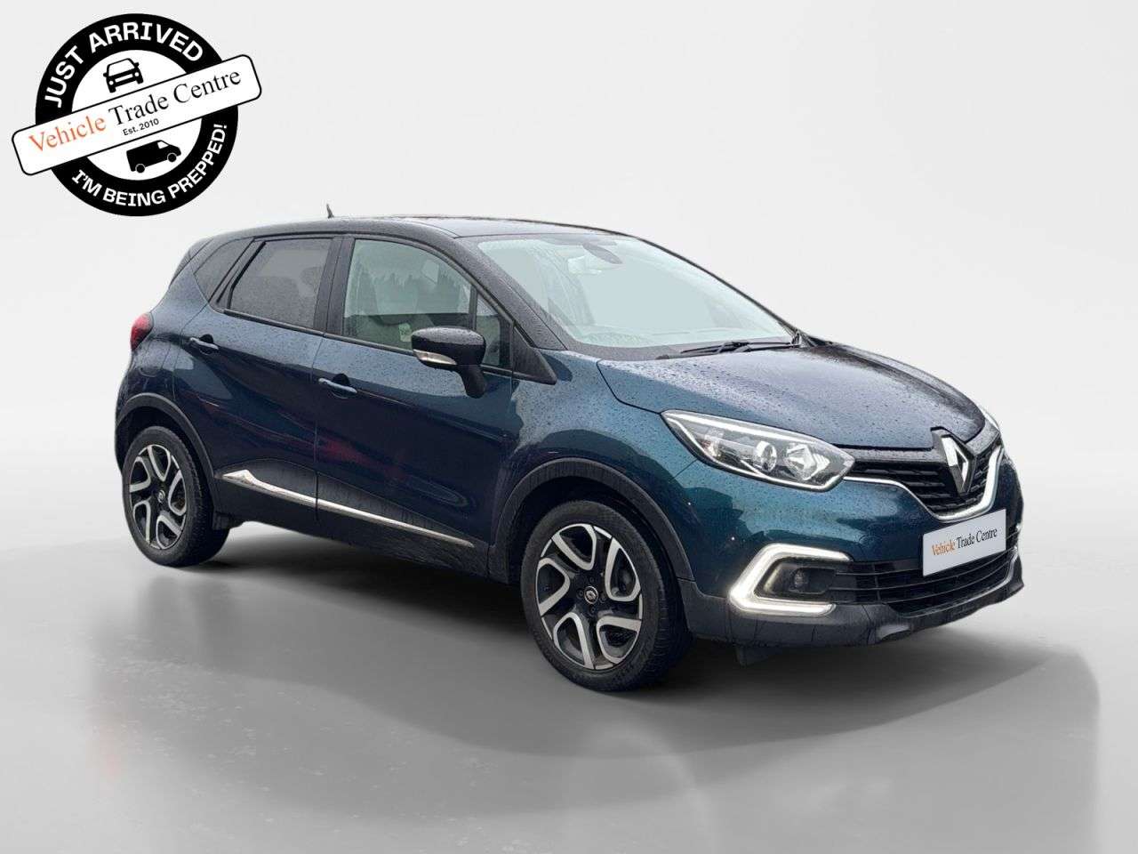 A 2018 RENAULT CAPTUR 0.9 TCe ENERGY Iconic SUV 5dr Petrol Manual Euro 6 (s/s) (90 ps) A 2018 RENAULT CAPTUR 0.9 TCe ENERGY Iconic SUV 5dr Petrol Manual Euro 6 (s/s) (90 ps)
