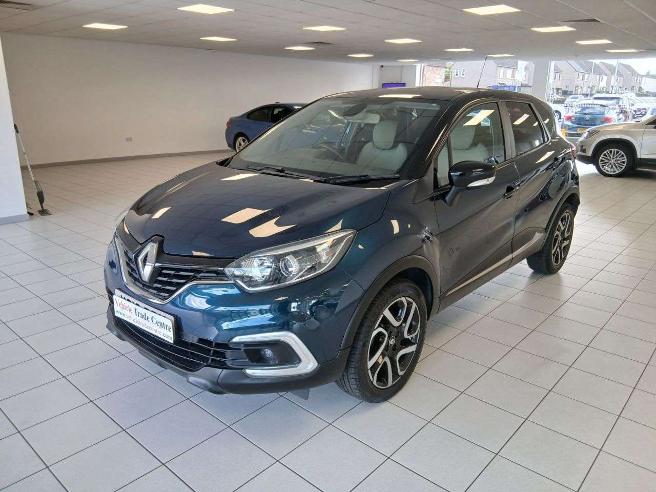 A 2018 RENAULT CAPTUR 0.9 TCe ENERGY Iconic SUV 5dr Petrol Manual Euro 6 (s/s) (90 ps) A 2018 RENAULT CAPTUR 0.9 TCe ENERGY Iconic SUV 5dr Petrol Manual Euro 6 (s/s) (90 ps)