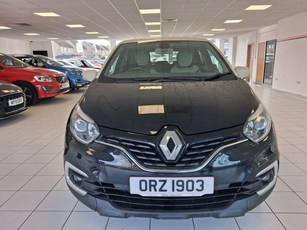 A 2018 RENAULT CAPTUR 1.5 dCi ENERGY Iconic SUV 5dr Diesel Manual Euro 6 (s/s) (90 ps) A 2018 RENAULT CAPTUR 1.5 dCi ENERGY Iconic SUV 5dr Diesel Manual Euro 6 (s/s) (90 ps)