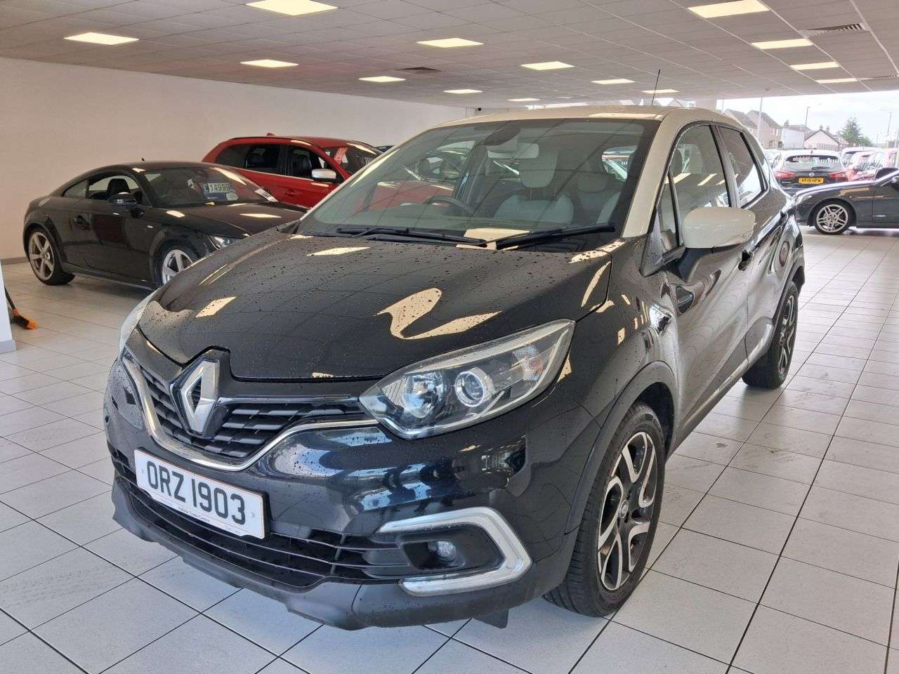 A 2018 RENAULT CAPTUR 1.5 dCi ENERGY Iconic SUV 5dr Diesel Manual Euro 6 (s/s) (90 ps) A 2018 RENAULT CAPTUR 1.5 dCi ENERGY Iconic SUV 5dr Diesel Manual Euro 6 (s/s) (90 ps)
