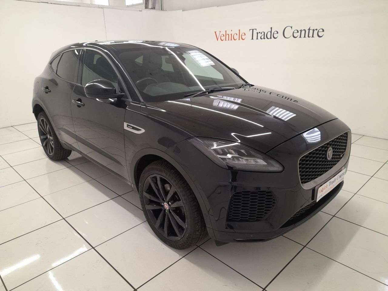 A 2019 JAGUAR E-PACE 2.0 D180 R-Dynamic HSE SUV 5dr Diesel Auto AWD Euro 6 (s/s) (180 ps) A 2019 JAGUAR E-PACE 2.0 D180 R-Dynamic HSE SUV 5dr Diesel Auto AWD Euro 6 (s/s) (180 ps)