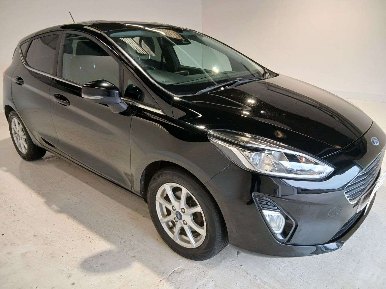 A 2018 FORD FIESTA 1.1 Ti-VCT Zetec Hatchback 5dr Petrol Manual Euro 6 (s/s) (85 ps) A 2018 FORD FIESTA 1.1 Ti-VCT Zetec Hatchback 5dr Petrol Manual Euro 6 (s/s) (85 ps)