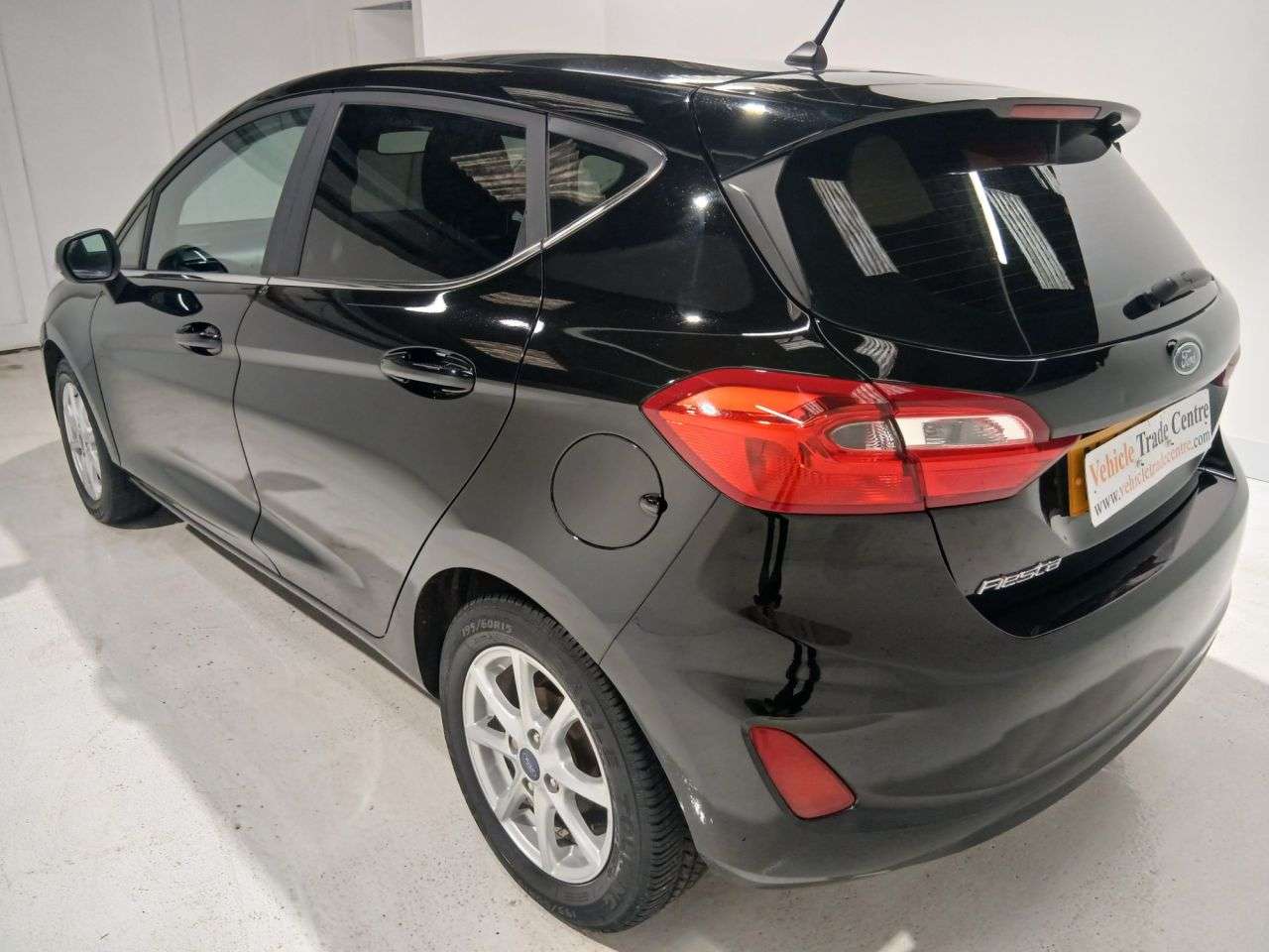 A 2018 FORD FIESTA 1.1 Ti-VCT Zetec Hatchback 5dr Petrol Manual Euro 6 (s/s) (85 ps) A 2018 FORD FIESTA 1.1 Ti-VCT Zetec Hatchback 5dr Petrol Manual Euro 6 (s/s) (85 ps)