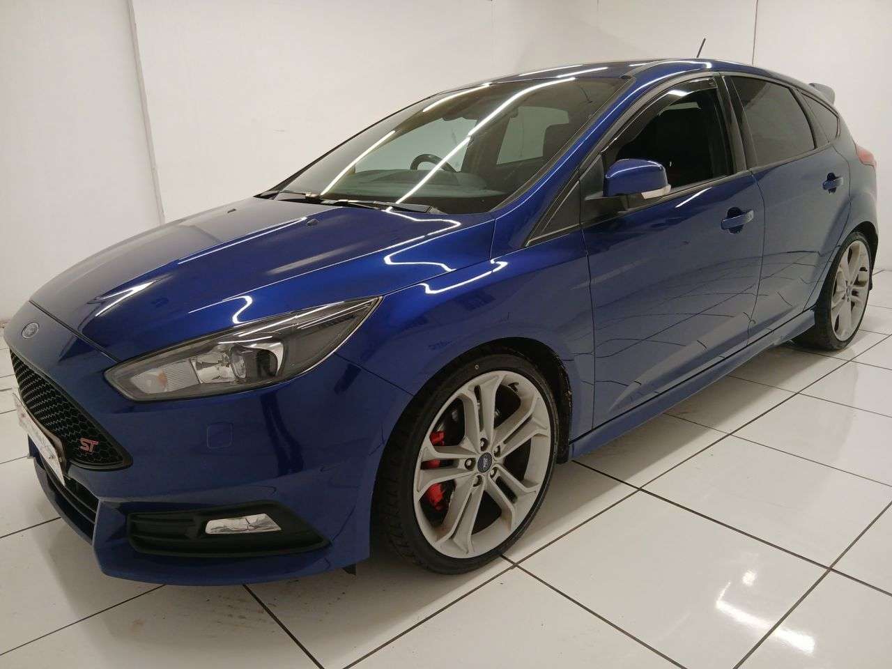 A 2018 FORD FOCUS 2.0 TDCi ST-3 Hatchback 5dr Diesel Manual Euro 6 (s/s) (185 ps) A 2018 FORD FOCUS 2.0 TDCi ST-3 Hatchback 5dr Diesel Manual Euro 6 (s/s) (185 ps)