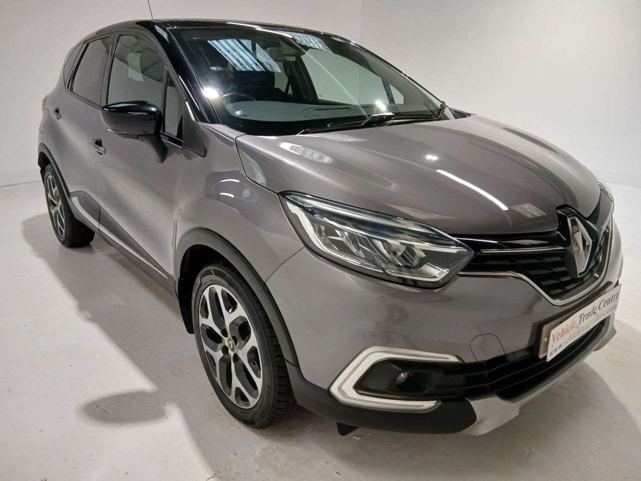 A 2018 RENAULT CAPTUR 1.5 dCi ENERGY Dynamique S Nav SUV 5dr Diesel Manual Euro 6 (s/s) (90 ps) A 2018 RENAULT CAPTUR 1.5 dCi ENERGY Dynamique S Nav SUV 5dr Diesel Manual Euro 6 (s/s) (90 ps)
