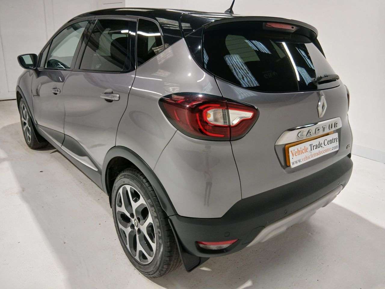 A 2018 RENAULT CAPTUR 1.5 dCi ENERGY Dynamique S Nav SUV 5dr Diesel Manual Euro 6 (s/s) (90 ps) A 2018 RENAULT CAPTUR 1.5 dCi ENERGY Dynamique S Nav SUV 5dr Diesel Manual Euro 6 (s/s) (90 ps)