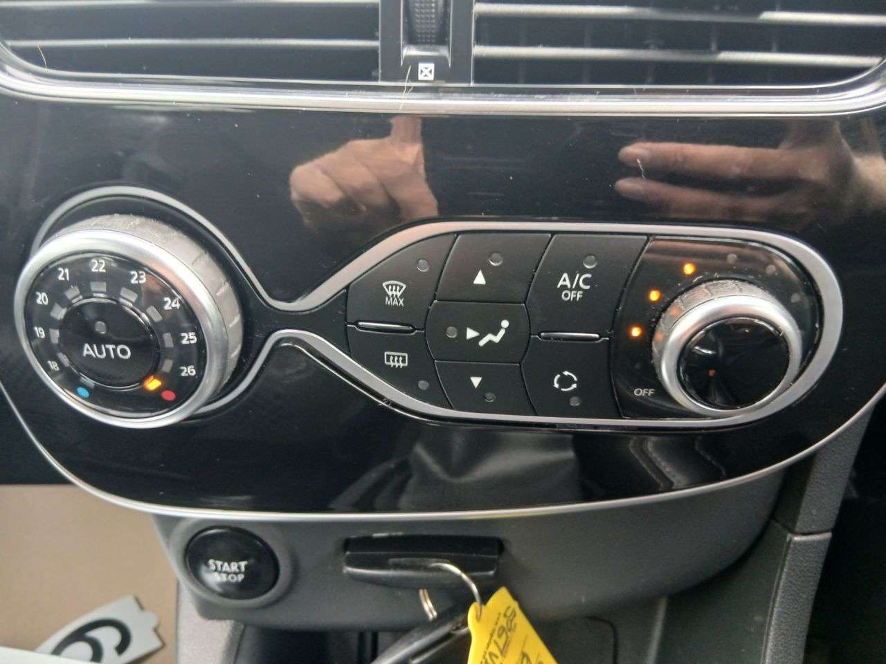 2017 RENAULT CLIO 2017 RENAULT CLIO