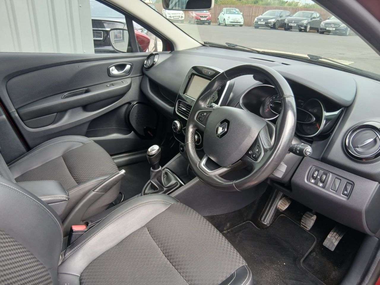 2017 RENAULT CLIO 2017 RENAULT CLIO