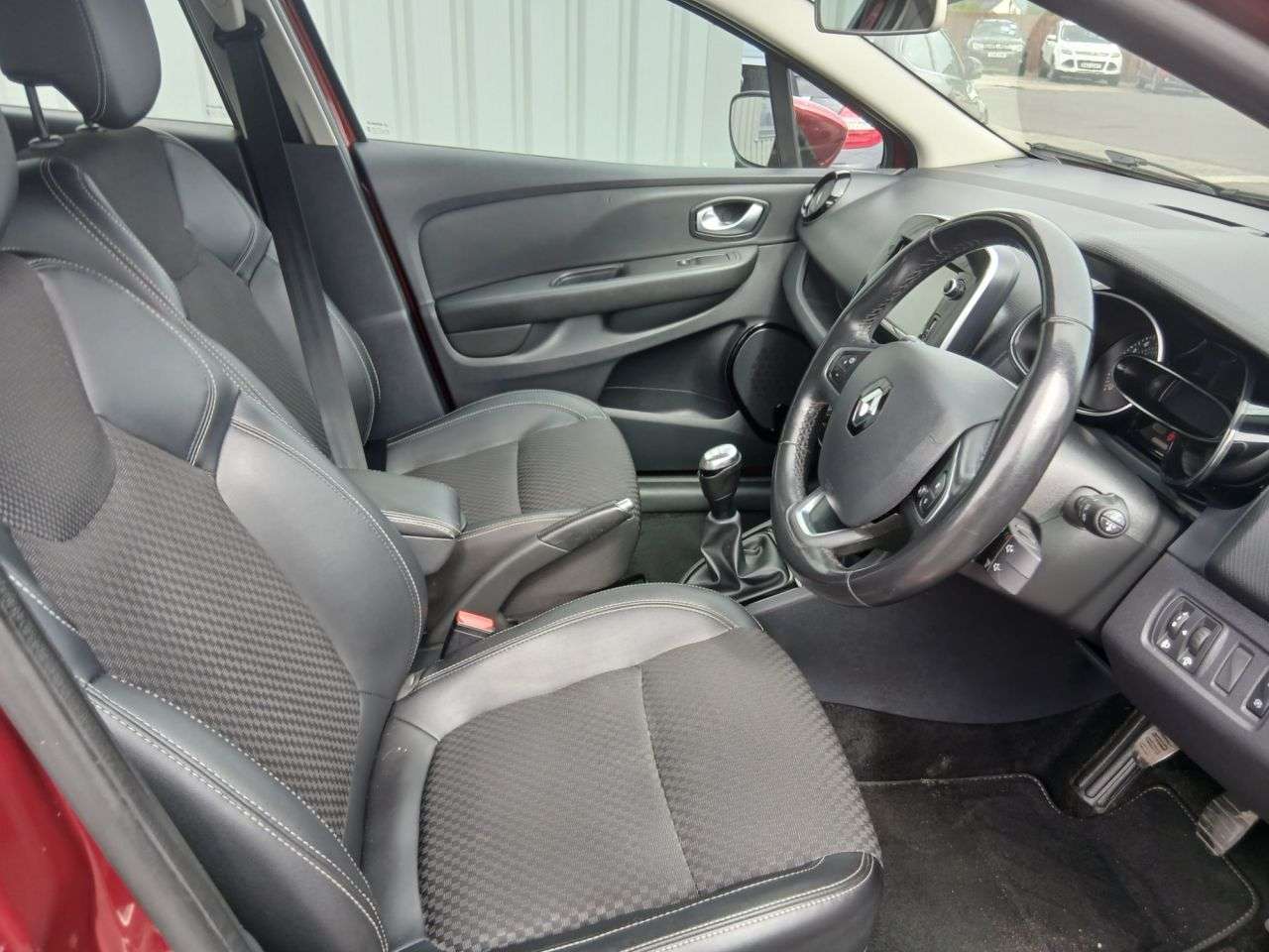 2017 RENAULT CLIO 2017 RENAULT CLIO