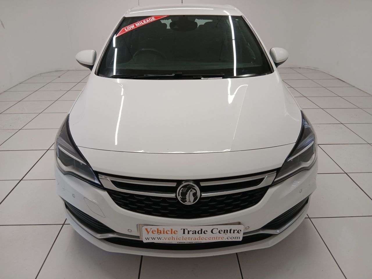 A 2017 VAUXHALL ASTRA 1.4i Turbo SRi VX Line Hatchback 5dr Petrol Manual Euro 6 (150 ps) A 2017 VAUXHALL ASTRA 1.4i Turbo SRi VX Line Hatchback 5dr Petrol Manual Euro 6 (150 ps)