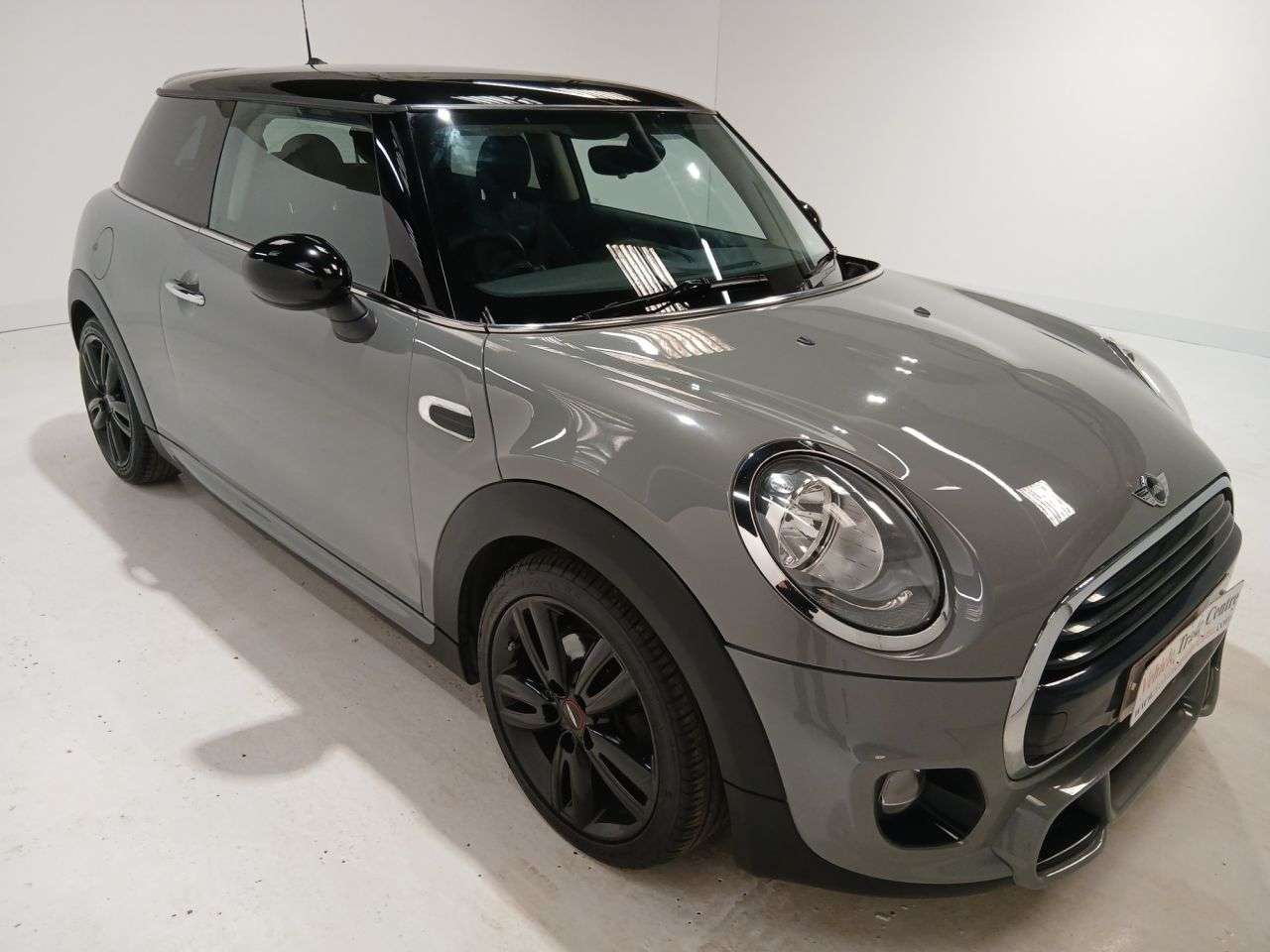 A 2017 MINI HATCH 1.5 Cooper Hatchback 3dr Petrol Manual Euro 6 (s/s) (136 ps) A 2017 MINI HATCH 1.5 Cooper Hatchback 3dr Petrol Manual Euro 6 (s/s) (136 ps)