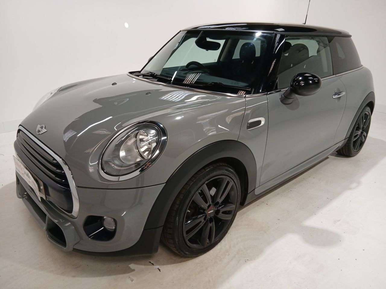 A 2017 MINI HATCH 1.5 Cooper Hatchback 3dr Petrol Manual Euro 6 (s/s) (136 ps) A 2017 MINI HATCH 1.5 Cooper Hatchback 3dr Petrol Manual Euro 6 (s/s) (136 ps)