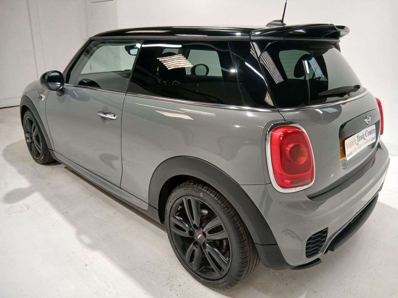 A 2017 MINI HATCH 1.5 Cooper Hatchback 3dr Petrol Manual Euro 6 (s/s) (136 ps) A 2017 MINI HATCH 1.5 Cooper Hatchback 3dr Petrol Manual Euro 6 (s/s) (136 ps)