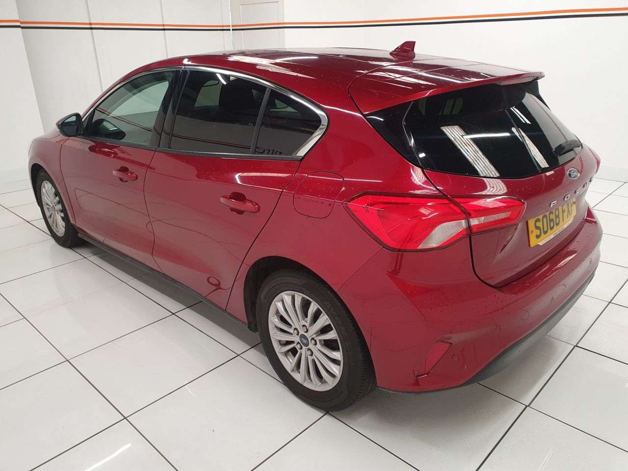 A 2019 FORD FOCUS 1.0T EcoBoost Titanium Hatchback 5dr Petrol Manual Euro 6 (s/s) (125 ps) A 2019 FORD FOCUS 1.0T EcoBoost Titanium Hatchback 5dr Petrol Manual Euro 6 (s/s) (125 ps)