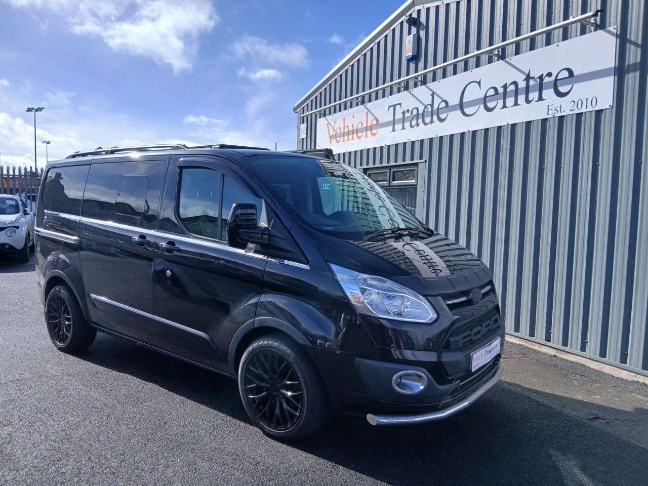 A 2017 FORD TRANSIT CUSTOM 2.0 TDCi 290 Limited Panel Van 5dr Diesel Manual L2 H2 (157 g/km, 128 bhp) A 2017 FORD TRANSIT CUSTOM 2.0 TDCi 290 Limited Panel Van 5dr Diesel Manual L2 H2 (157 g/km, 128 bhp)