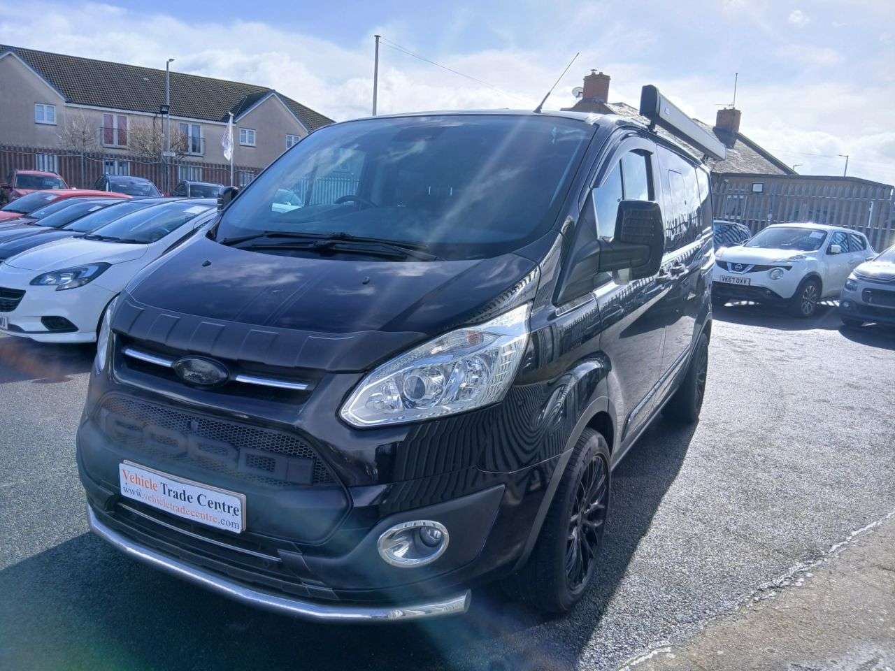 A 2017 FORD TRANSIT CUSTOM 2.0 TDCi 290 Limited Panel Van 5dr Diesel Manual L2 H2 (157 g/km, 128 bhp) A 2017 FORD TRANSIT CUSTOM 2.0 TDCi 290 Limited Panel Van 5dr Diesel Manual L2 H2 (157 g/km, 128 bhp)