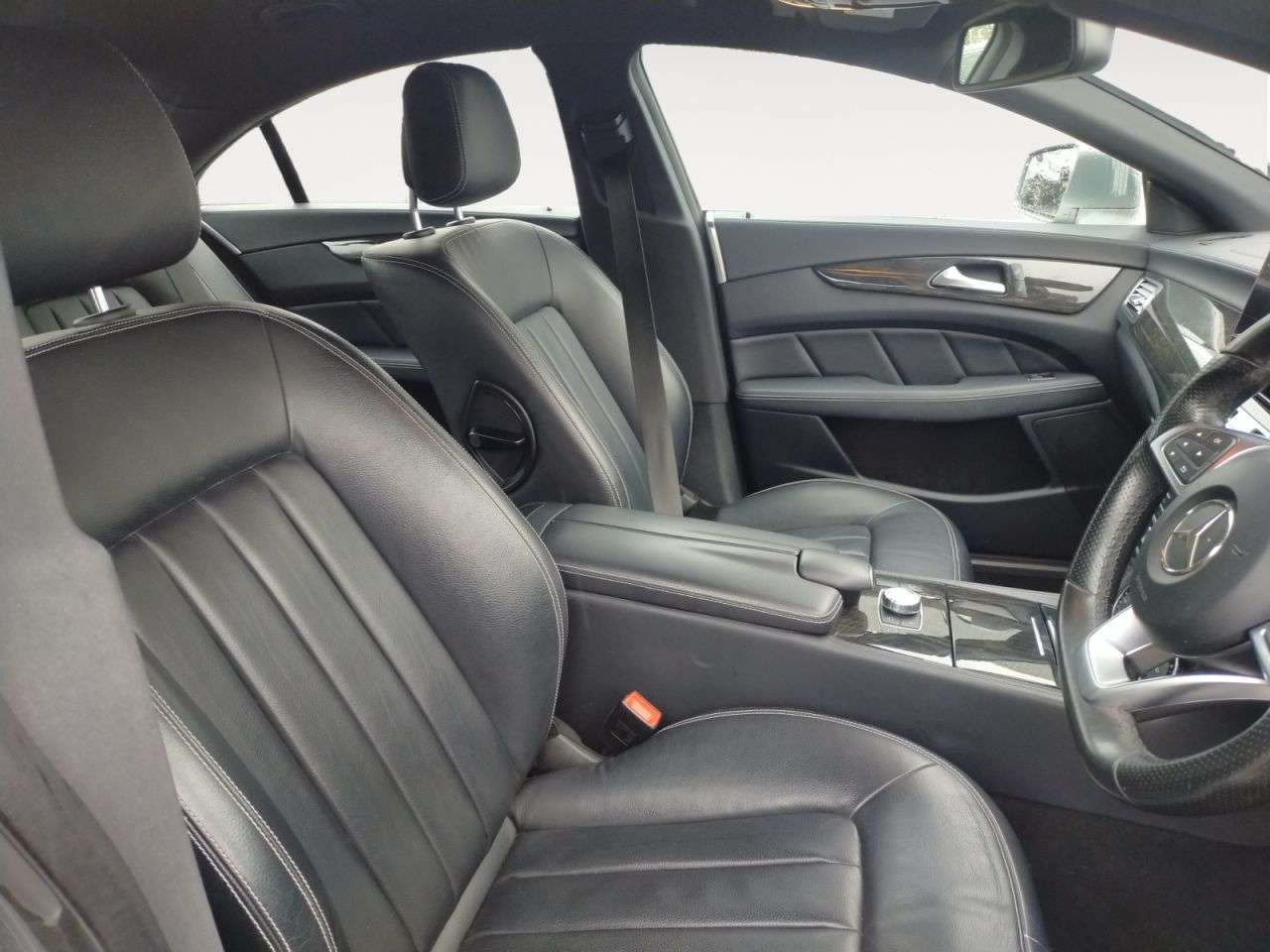 A 2015 MERCEDES-BENZ CLS 2.1 CLS220d AMG Line Coupe 4dr Diesel G-Tronic+ Euro 6 (s/s) (177 ps) A 2015 MERCEDES-BENZ CLS 2.1 CLS220d AMG Line Coupe 4dr Diesel G-Tronic+ Euro 6 (s/s) (177 ps)