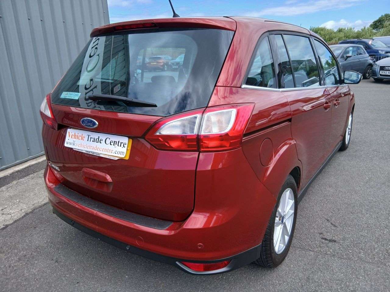 A 2017 FORD GRAND C-MAX 1.5 TDCi Zetec MPV 5dr Diesel Manual Euro 6 (s/s) (120 ps) A 2017 FORD GRAND C-MAX 1.5 TDCi Zetec MPV 5dr Diesel Manual Euro 6 (s/s) (120 ps)