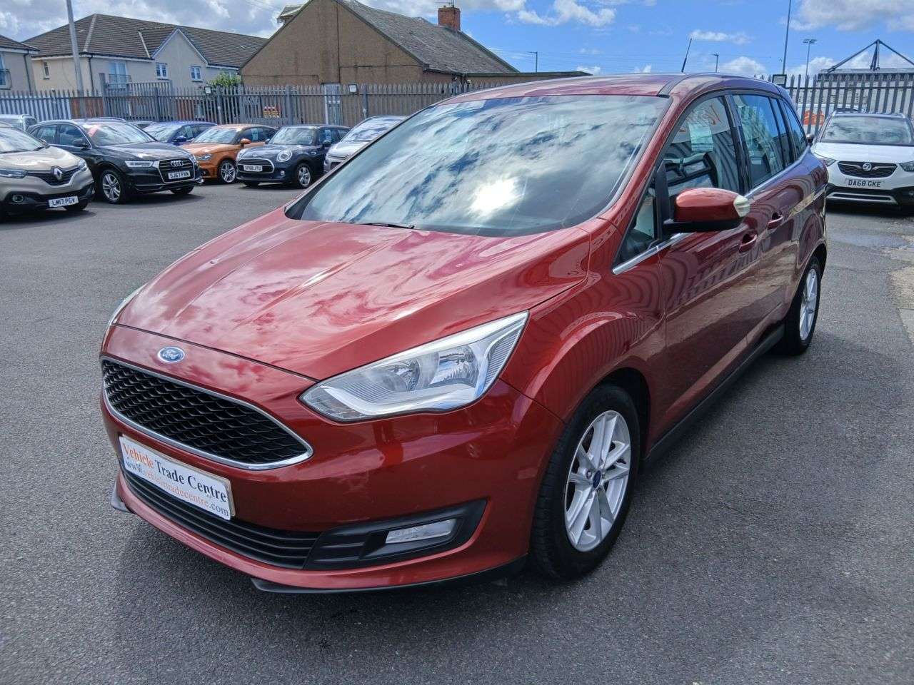 A 2017 FORD GRAND C-MAX 1.5 TDCi Zetec MPV 5dr Diesel Manual Euro 6 (s/s) (120 ps) A 2017 FORD GRAND C-MAX 1.5 TDCi Zetec MPV 5dr Diesel Manual Euro 6 (s/s) (120 ps)
