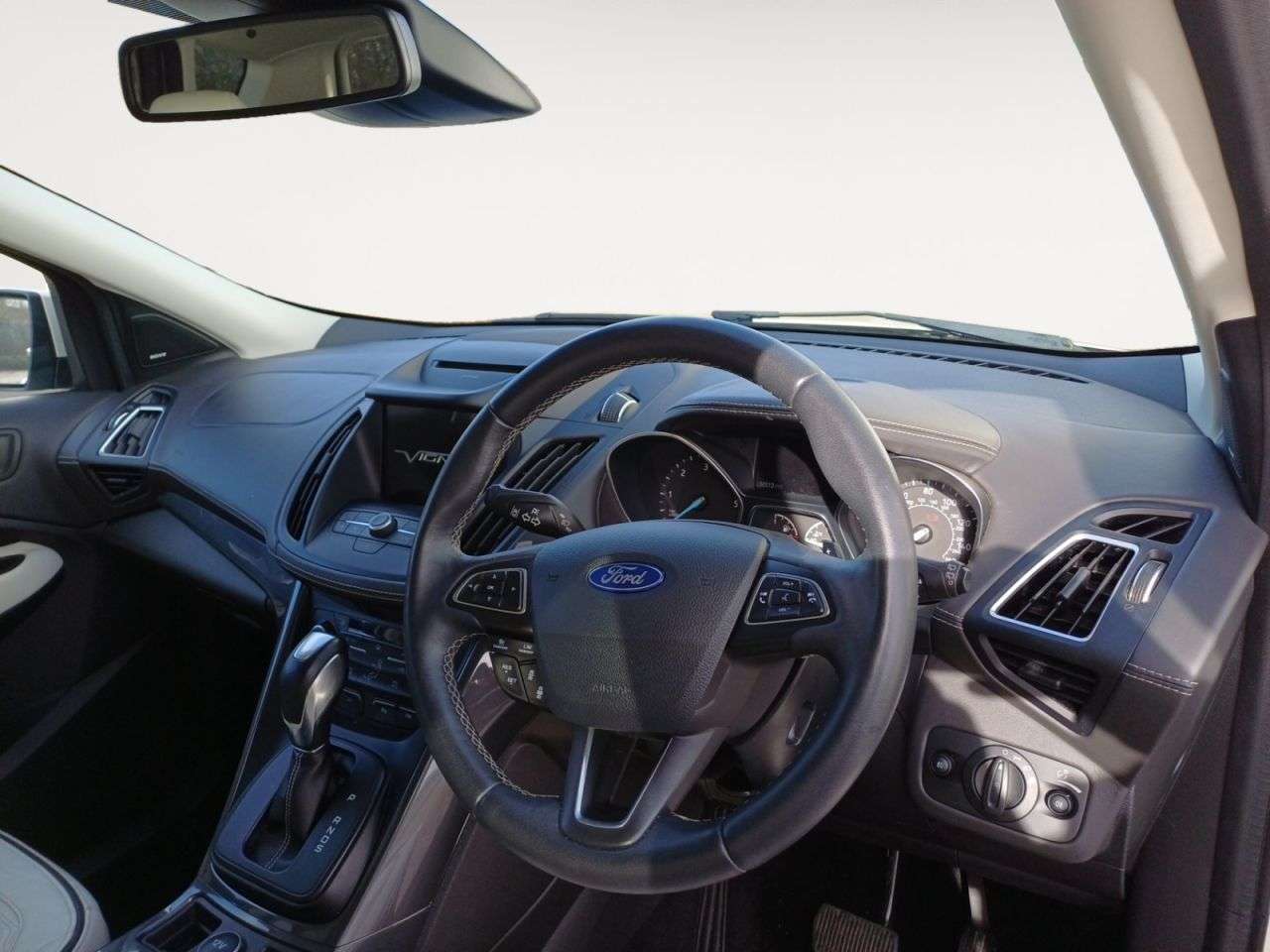 A 2018 FORD KUGA 2.0 TDCi Vignale SUV 5dr Diesel Powershift Euro 6 (120 ps) A 2018 FORD KUGA 2.0 TDCi Vignale SUV 5dr Diesel Powershift Euro 6 (120 ps)