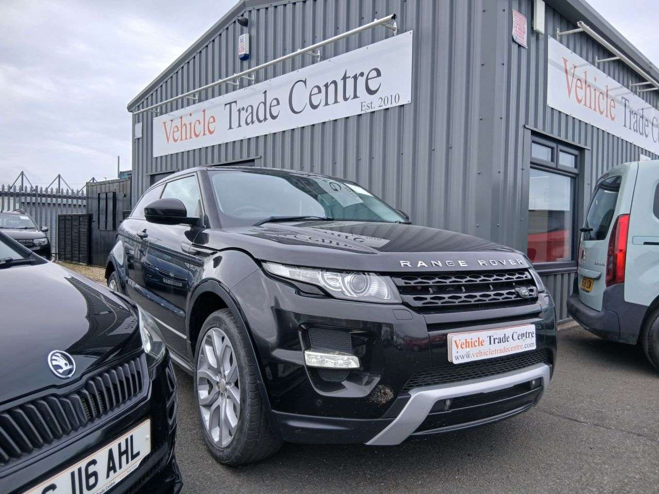 A 2014 LAND ROVER RANGE ROVER EVOQUE 2.2 SD4 Dynamic Coupe 3dr Diesel Manual 4WD Euro 5 (s/s) (190 ps) A 2014 LAND ROVER RANGE ROVER EVOQUE 2.2 SD4 Dynamic Coupe 3dr Diesel Manual 4WD Euro 5 (s/s) (190 ps)