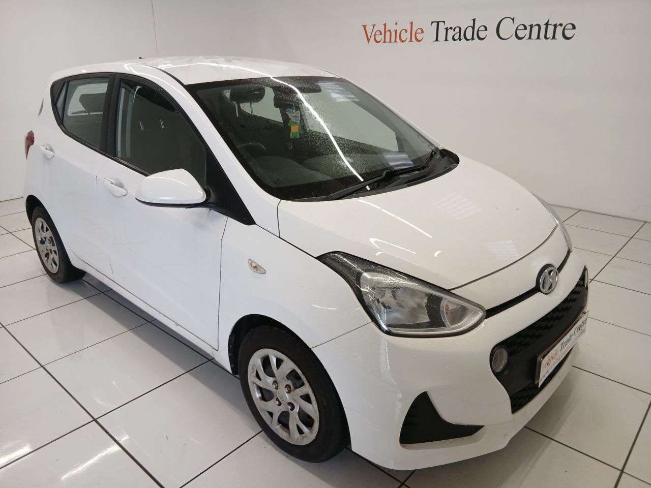 A 2018 HYUNDAI I10 1.0 SE Hatchback 5dr Petrol Manual Euro 6 (67 ps) A 2018 HYUNDAI I10 1.0 SE Hatchback 5dr Petrol Manual Euro 6 (67 ps)