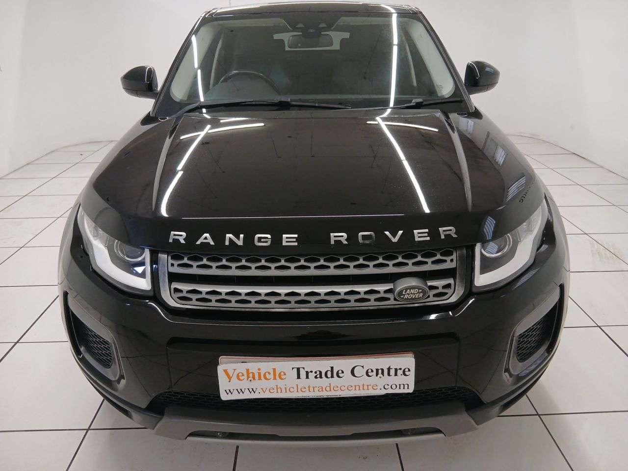 A 2016 LAND ROVER RANGE ROVER EVOQUE 2.0 eD4 SE SUV 5dr Diesel Manual FWD Euro 6 (s/s) (150 ps) A 2016 LAND ROVER RANGE ROVER EVOQUE 2.0 eD4 SE SUV 5dr Diesel Manual FWD Euro 6 (s/s) (150 ps)