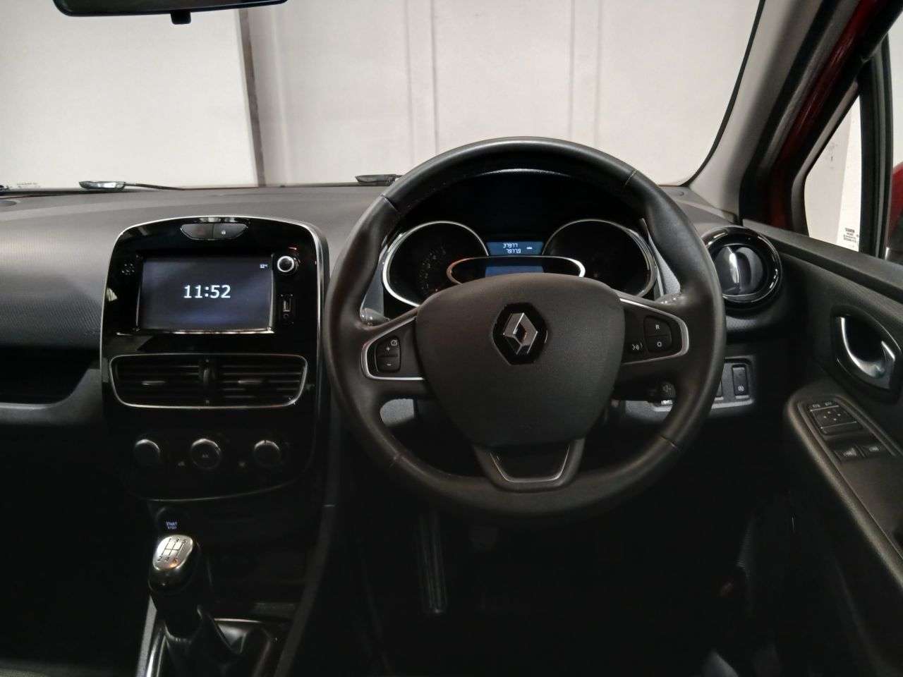 2018 RENAULT CLIO 2018 RENAULT CLIO