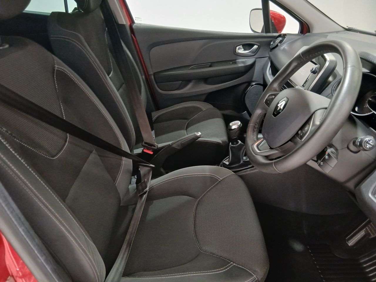 2018 RENAULT CLIO 2018 RENAULT CLIO