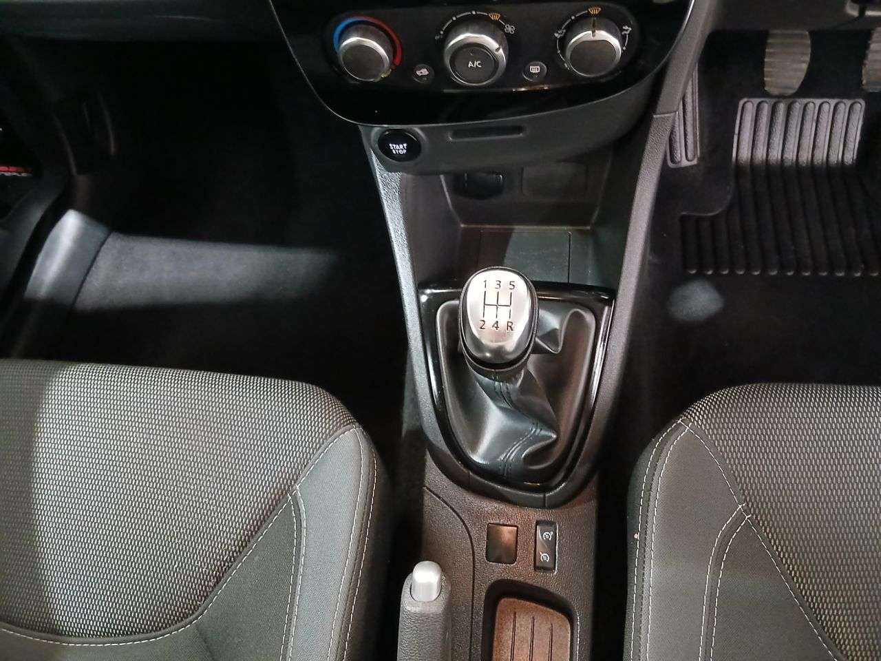 2018 RENAULT CLIO 2018 RENAULT CLIO