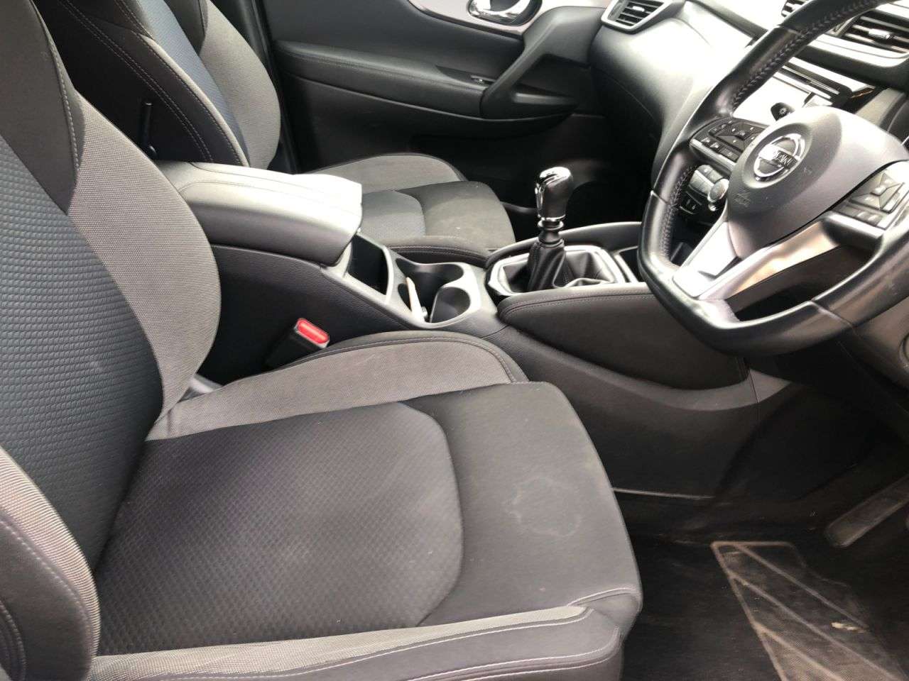 A 2019 NISSAN QASHQAI 1.3 DIG-T N-Connecta SUV 5dr Petrol Manual Euro 6 (s/s) (160 ps) A 2019 NISSAN QASHQAI 1.3 DIG-T N-Connecta SUV 5dr Petrol Manual Euro 6 (s/s) (160 ps)