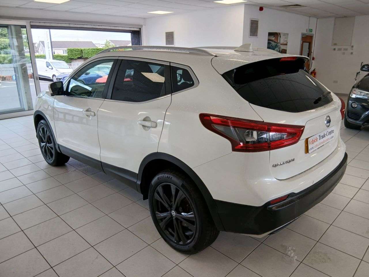A 2019 NISSAN QASHQAI 1.3 DIG-T N-Connecta SUV 5dr Petrol Manual Euro 6 (s/s) (160 ps) A 2019 NISSAN QASHQAI 1.3 DIG-T N-Connecta SUV 5dr Petrol Manual Euro 6 (s/s) (160 ps)