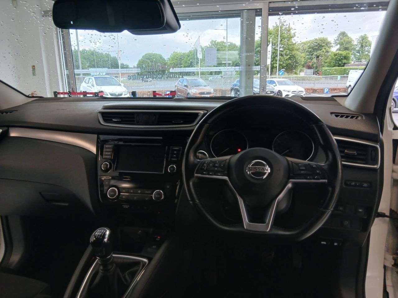 A 2019 NISSAN QASHQAI 1.3 DIG-T N-Connecta SUV 5dr Petrol Manual Euro 6 (s/s) (160 ps) A 2019 NISSAN QASHQAI 1.3 DIG-T N-Connecta SUV 5dr Petrol Manual Euro 6 (s/s) (160 ps)