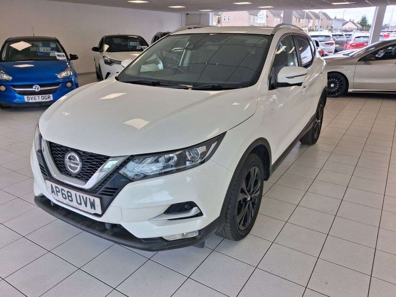 A 2019 NISSAN QASHQAI 1.3 DIG-T N-Connecta SUV 5dr Petrol Manual Euro 6 (s/s) (160 ps) A 2019 NISSAN QASHQAI 1.3 DIG-T N-Connecta SUV 5dr Petrol Manual Euro 6 (s/s) (160 ps)