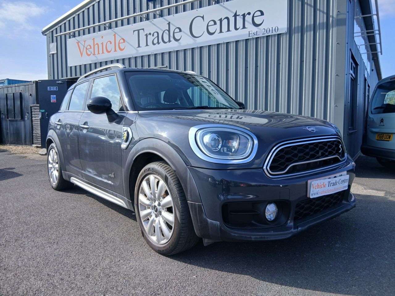 A 2019 MINI COUNTRYMAN 1.5 7.6kWh GPF Cooper SE SUV 5dr Petrol Plug-in Hybrid Auto ALL4 Euro 6 (s/ A 2019 MINI COUNTRYMAN 1.5 7.6kWh GPF Cooper SE SUV 5dr Petrol Plug-in Hybrid Auto ALL4 Euro 6 (s/