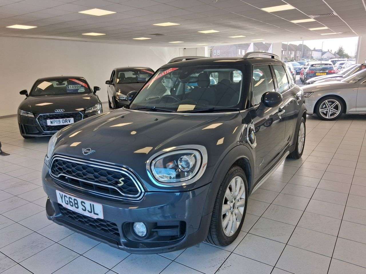 A 2019 MINI COUNTRYMAN 1.5 7.6kWh GPF Cooper SE SUV 5dr Petrol Plug-in Hybrid Auto ALL4 Euro 6 (s/ A 2019 MINI COUNTRYMAN 1.5 7.6kWh GPF Cooper SE SUV 5dr Petrol Plug-in Hybrid Auto ALL4 Euro 6 (s/