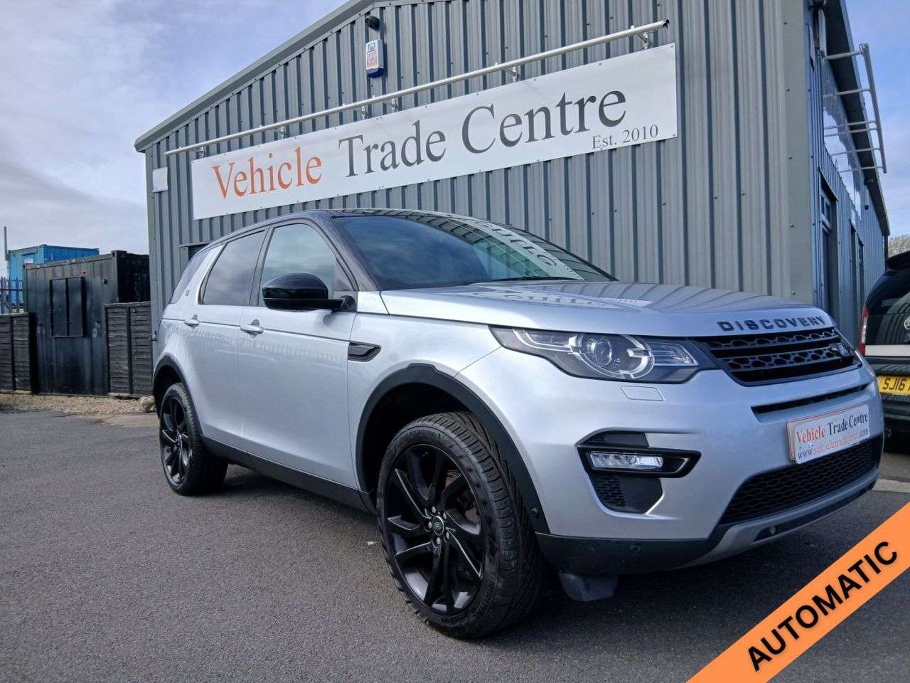 A 2019 LAND ROVER DISCOVERY SPORT 2.0 TD4 HSE Luxury SUV 5dr Diesel Auto 4WD Euro 6 (s/s) (180 ps) A 2019 LAND ROVER DISCOVERY SPORT 2.0 TD4 HSE Luxury SUV 5dr Diesel Auto 4WD Euro 6 (s/s) (180 ps)