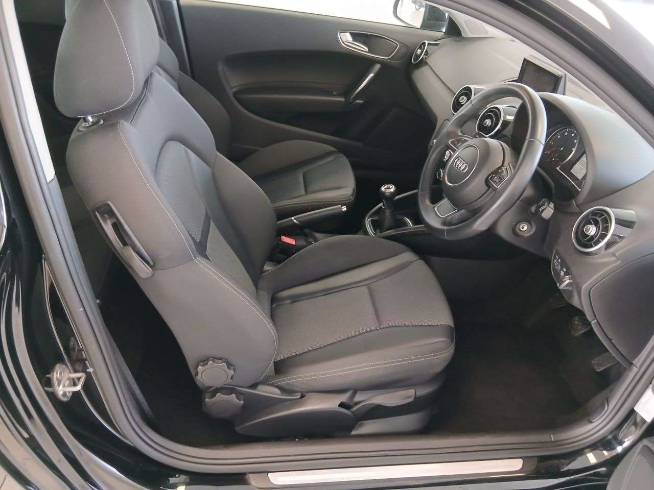 2017 AUDI A1 2017 AUDI A1